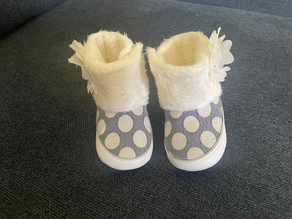 Бебешки ботушки за момиче