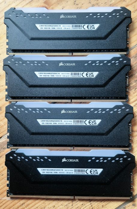 32GB RAM  3200MHz DDR4 Corsair PRO RGB