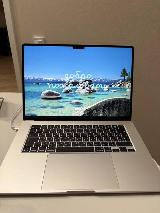 Продам MacBook Air 15 M5/16/512