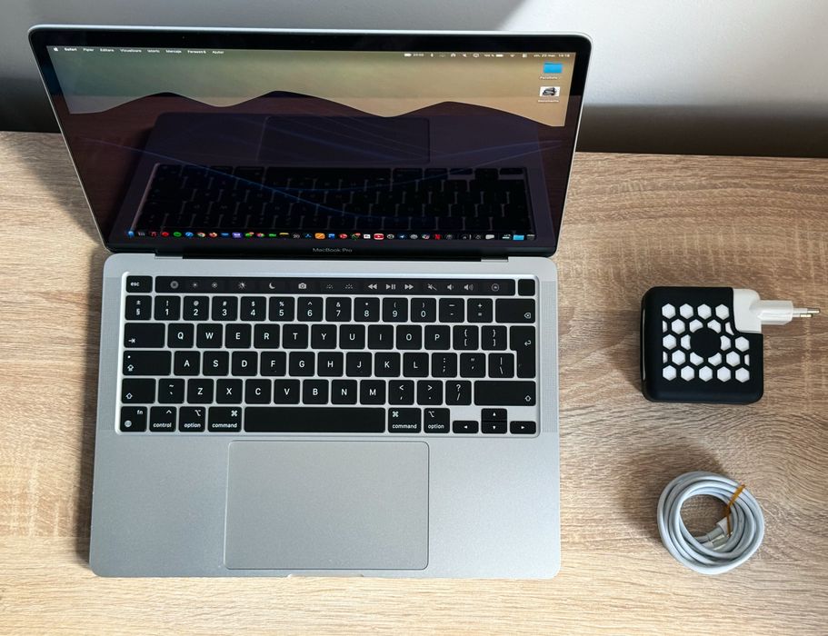 MacBook PRO M1 13 inch | 8GB Ram | 256 GB Full Box - stare foarte bună