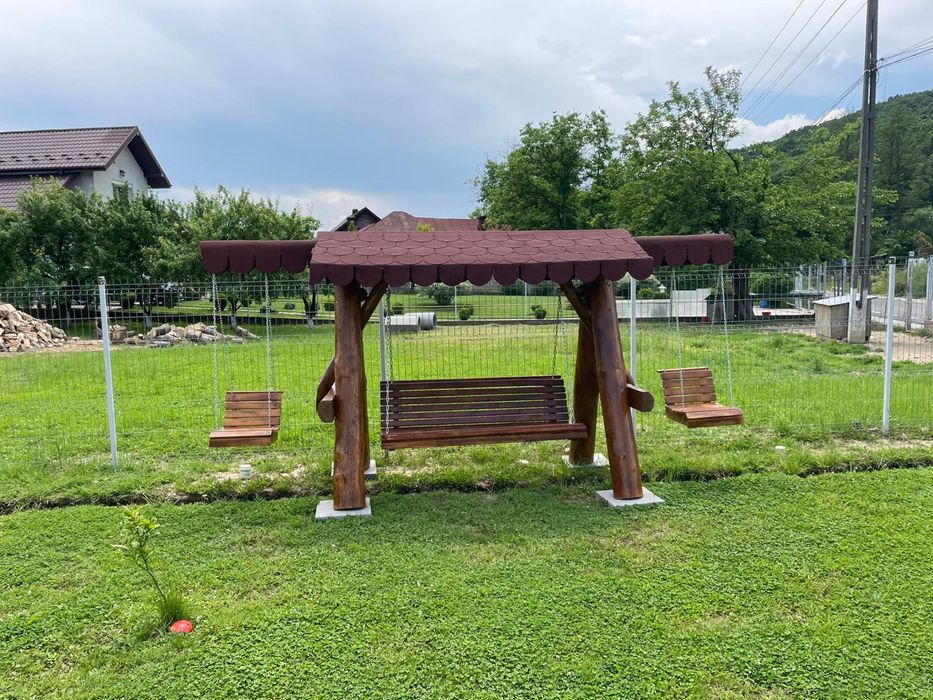 Leagăn din lemn masiv rustic