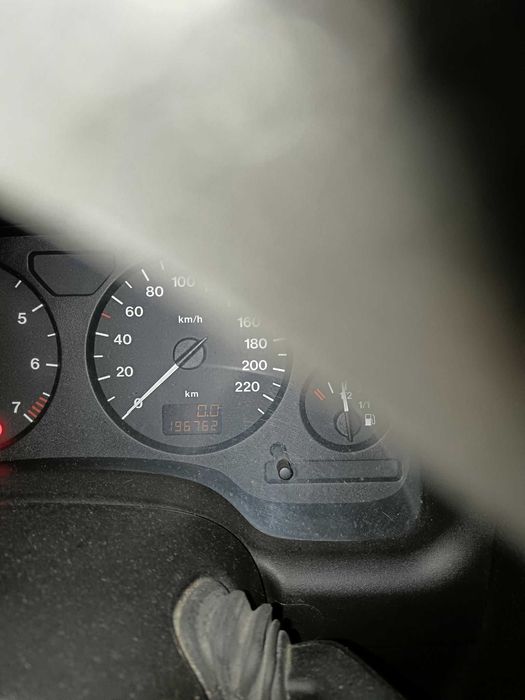 Продавам Opel Astra ,комби 1.6 бензин тел.0878482700