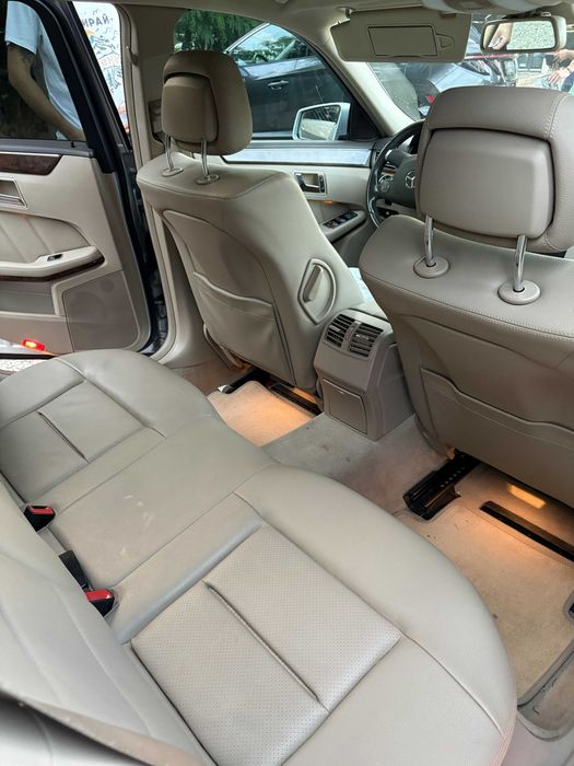 Автомобил Mercedes E350 2011г.