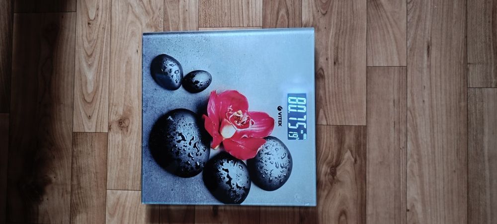 Продам электронный весы "витек"