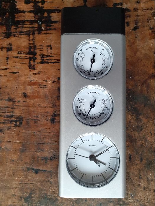 часовник, термометър, хидрометър за бюро