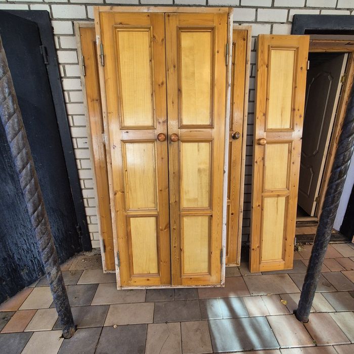 Двери межкомнатные деревянные БУ