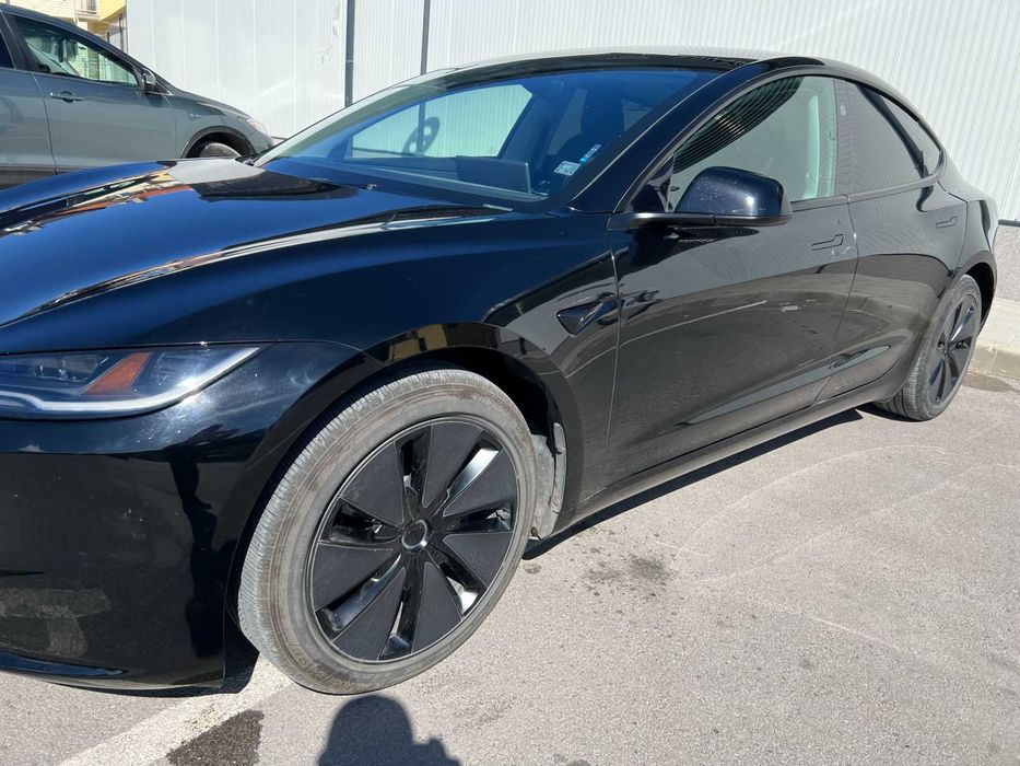 Tesla Model 3 Long-Range Dual