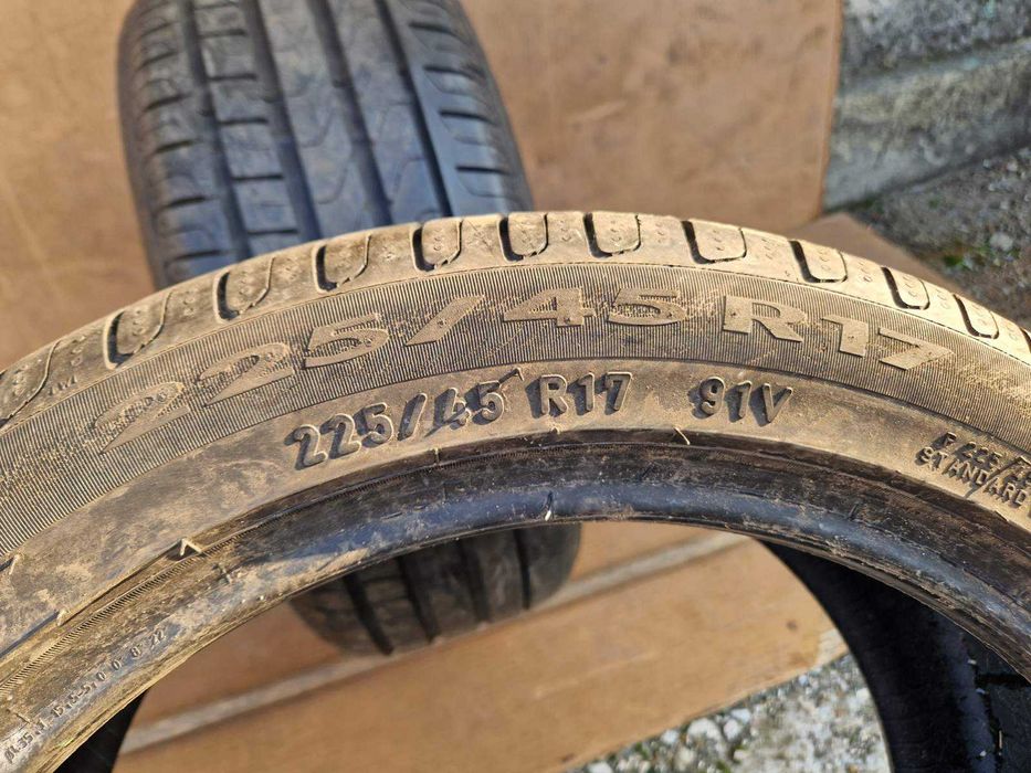 2 Pirelli R17 225/45 Летни гуми  DOT0622