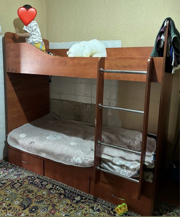 Двухярусная кровать