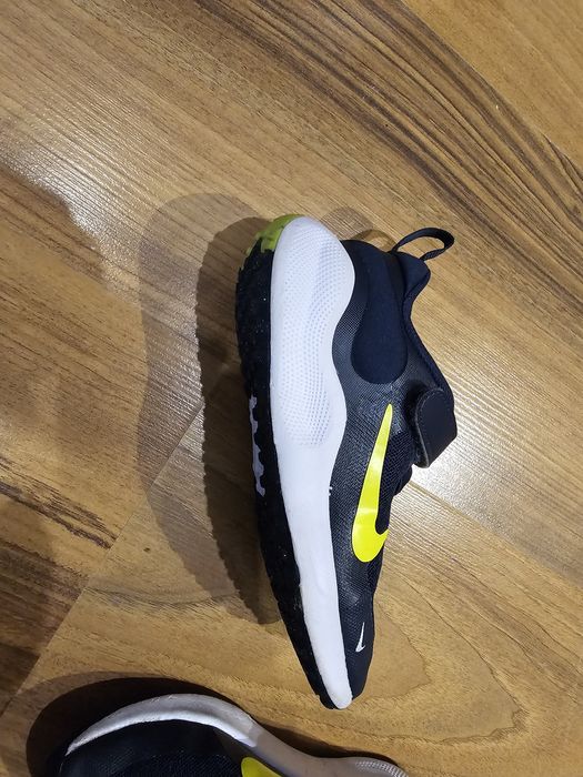 Детски маратонки Nike Revolution 7