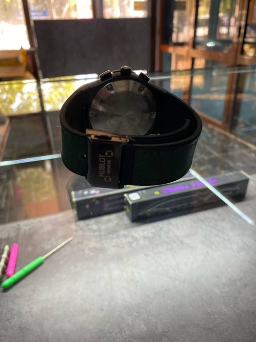 Часы hublot кварцевый