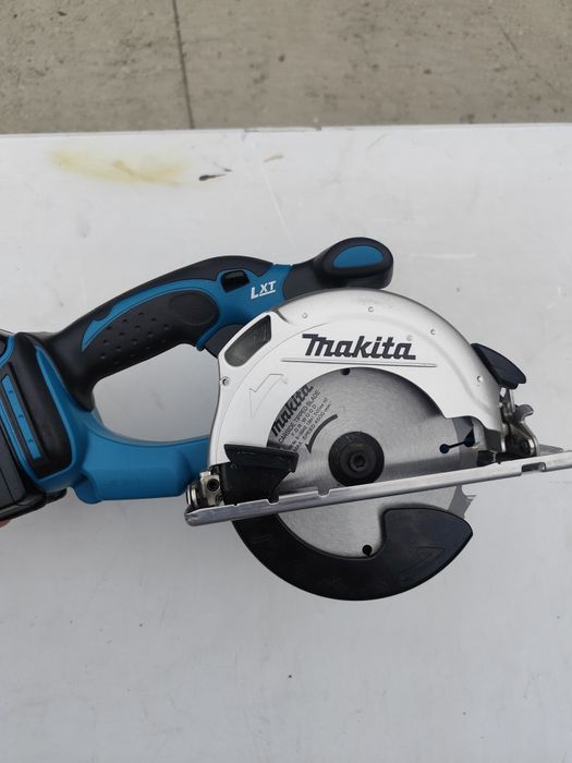 Акумулаторен ръчен циркуляр Макита Makita DSS501 + 5 Ah