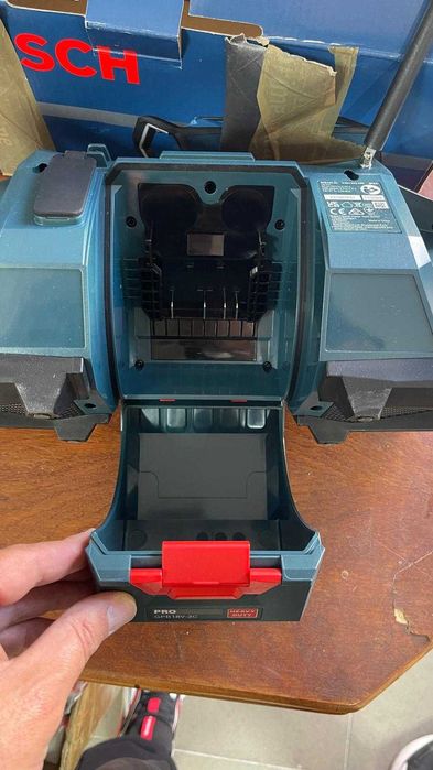 Radio pe acumulator Bosch Professional GPB 18V-3C 18 V