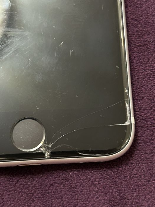 Продам SE iPhone