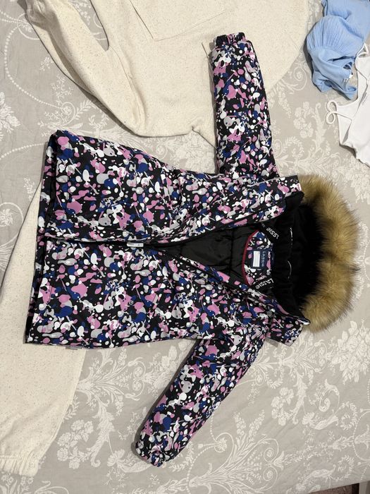 Куртка в отличном состоянии