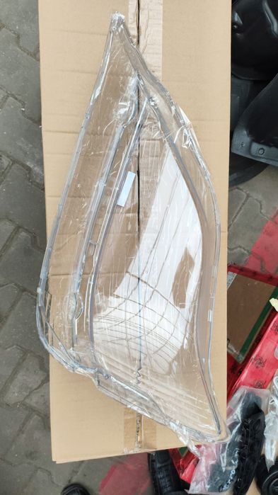 Стекло фара  лексус RX 300