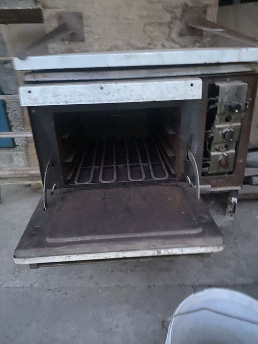 Промышленная печь большая