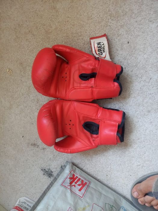Боксерские перчатки