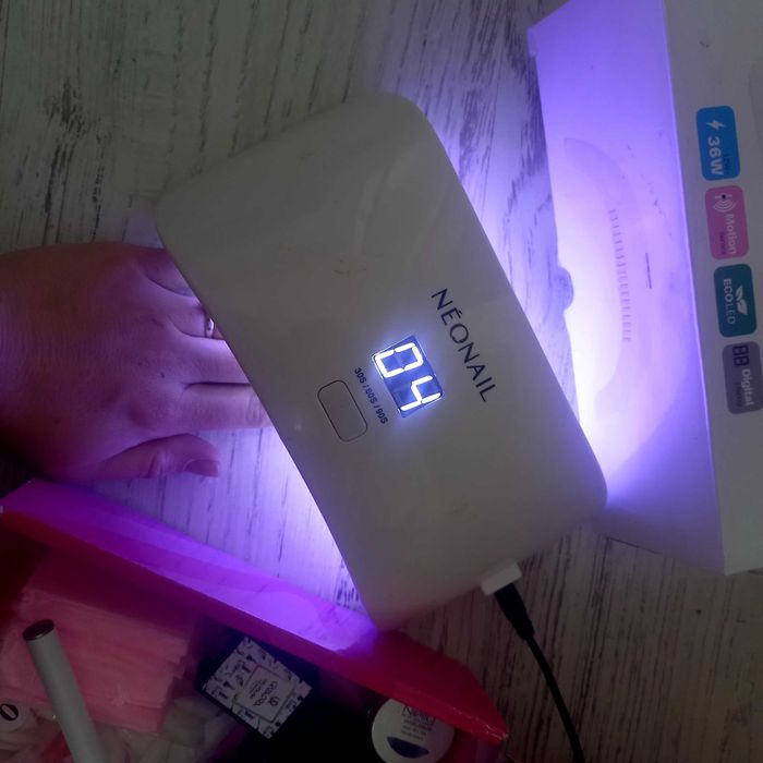 Лампа за гел лак и гел лакове