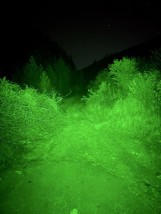 Acebeam H30 | Професионален челник за проследяване и нощен лов | Бяла, Червена и Зелена светлина