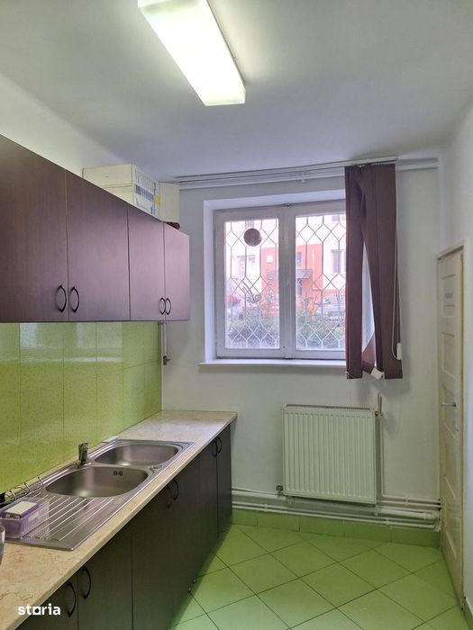 Vand apartament doua camere pe strada Horea,fost cabinet stomatologic
