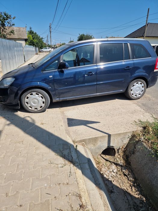 Vând Opel zafira b 1,7 dtr