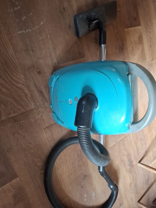 Продавам прахосмукачка LG с торбичка