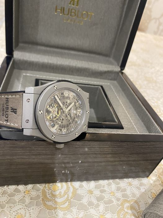 Часы HUBLOT  geneve