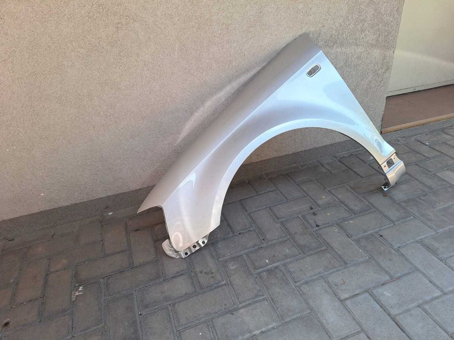Aripa Fata Stanga Audi A3 8P An 2003-2008 Vopsita Gri Deschis