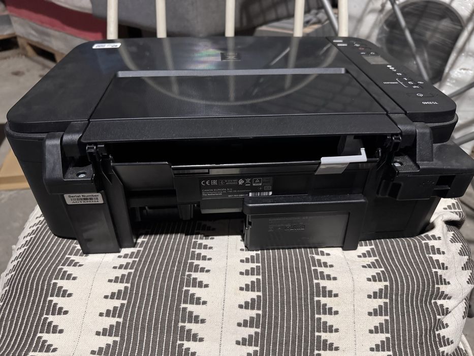 Продам струйный цветной принтер