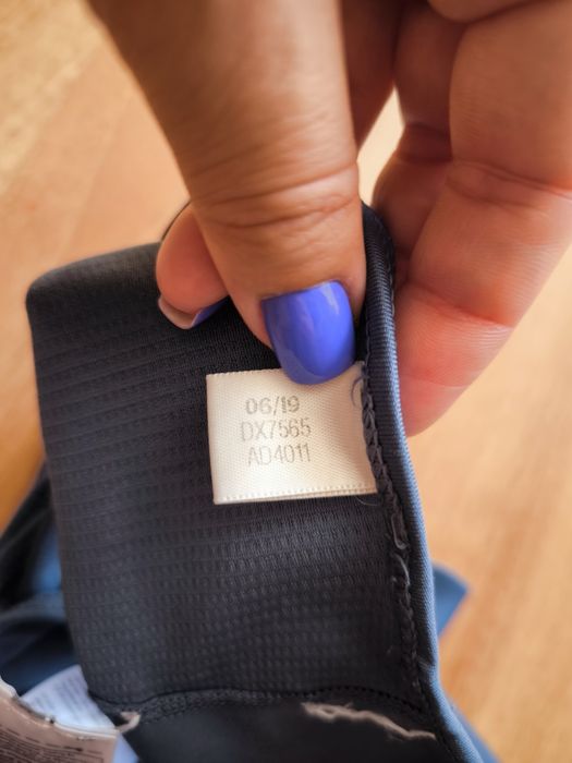 Top/bustiera  Adidas Climacool(30-32) sau 9-11 ani