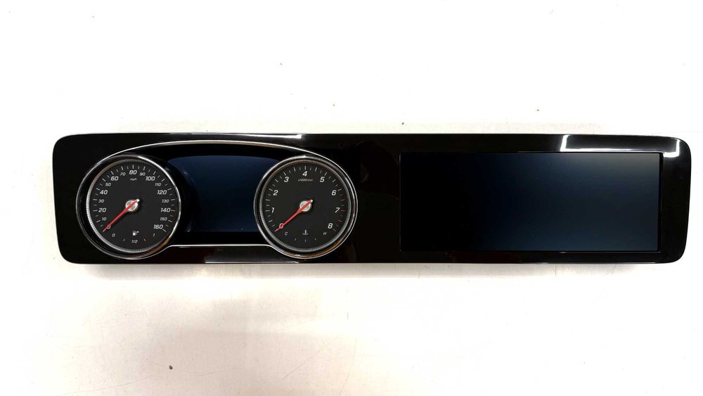 W213 E300 километраж с дисплей и навигация