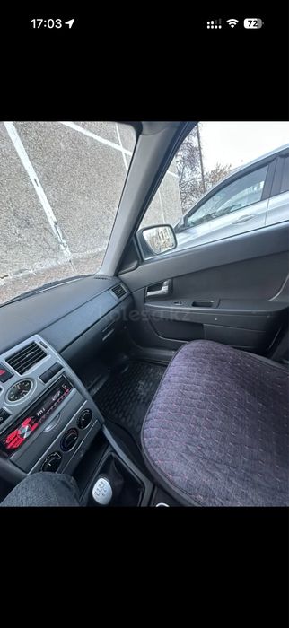 Продам приору седан