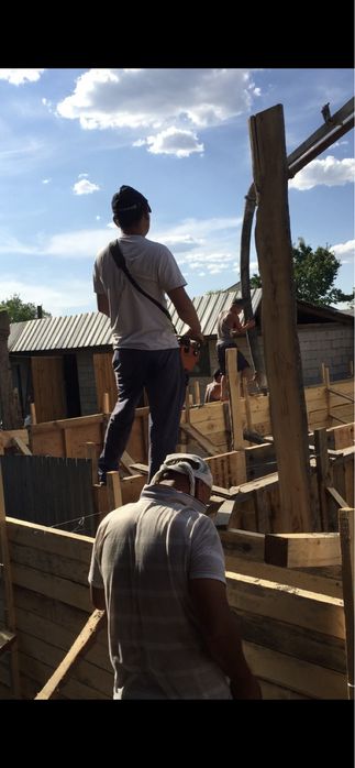 Строители с Узбекистана