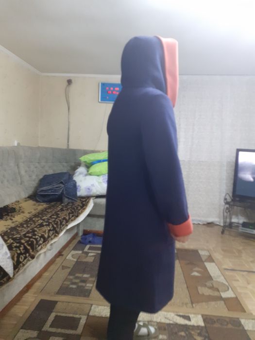 Продам демисизонное пальто