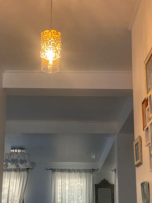 Vând două corpuri de iluminat identice în stare foarte bună