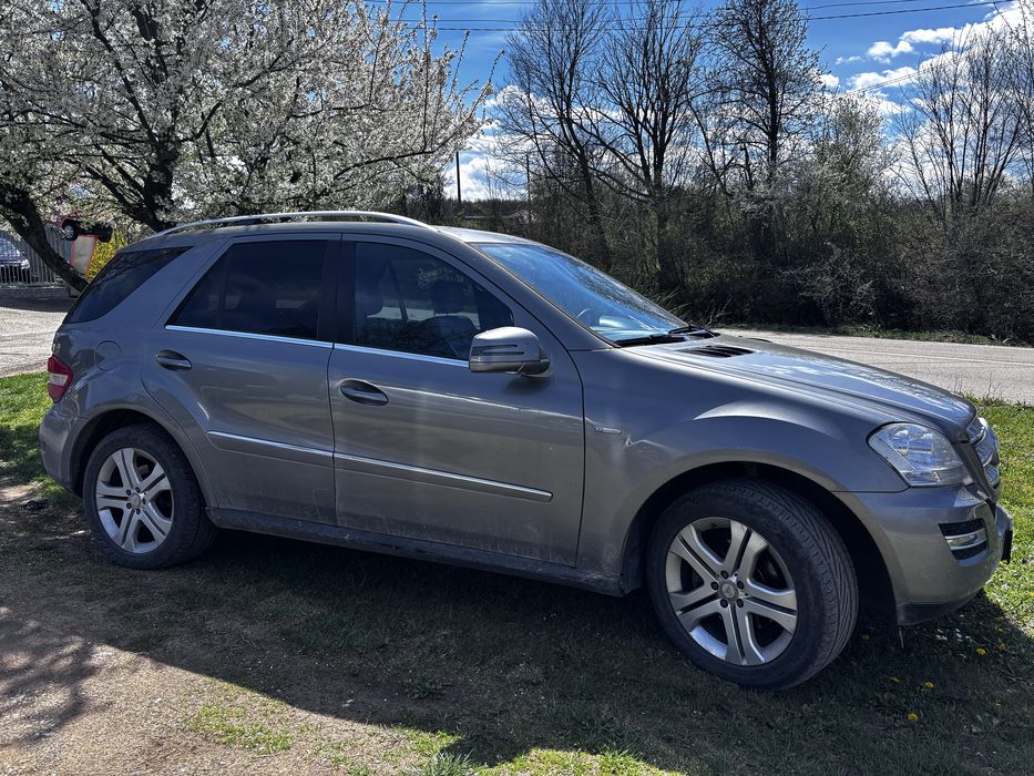 Мерцедес МЛ300ЦДИ