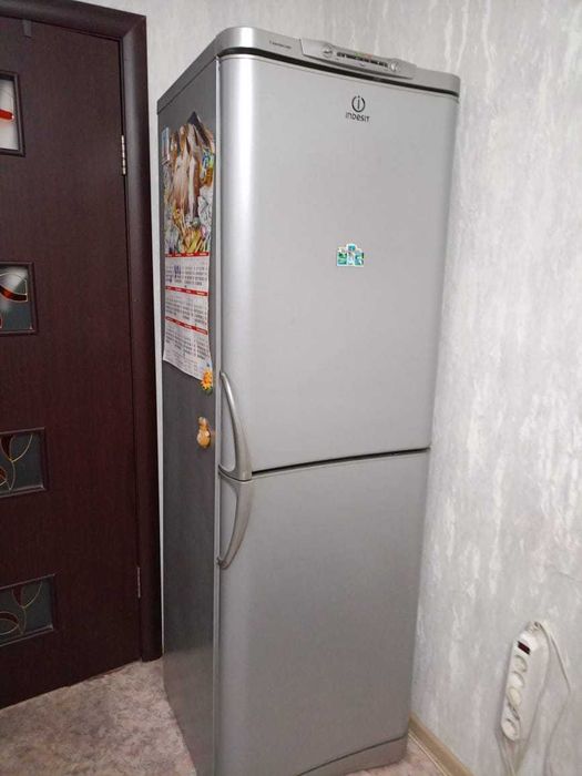 Продам холодильник