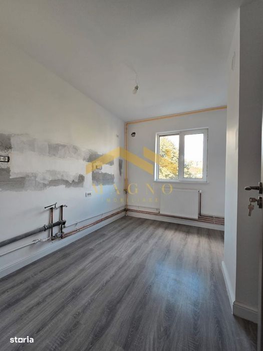 Apartament cu 4 camere de vanzare, Zona Malul Muresului/Praporgescu