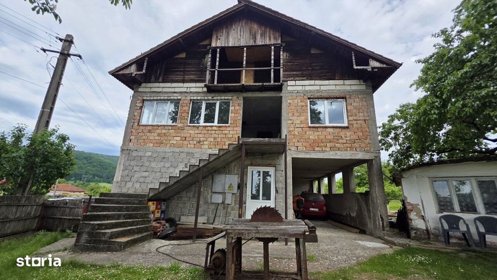 Casa/Spatiu Comercial - Genuneni