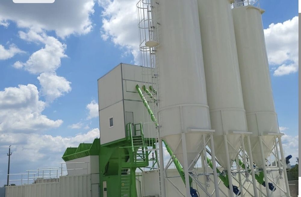 Inchiriere statie de beton Stetter 2,5m si Autobetoniere, Pompe Beton