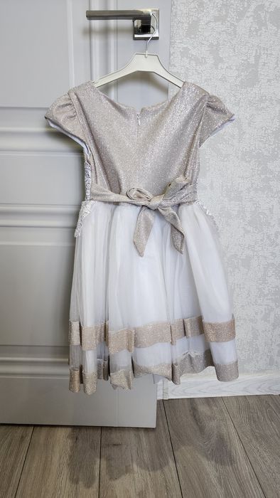 Платье от 4 лет в отличном состоянии