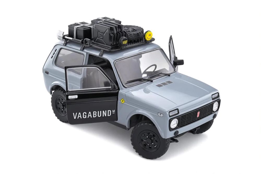 Macheta metalica speciala Lada Niva scara 1/18 noua sigilata