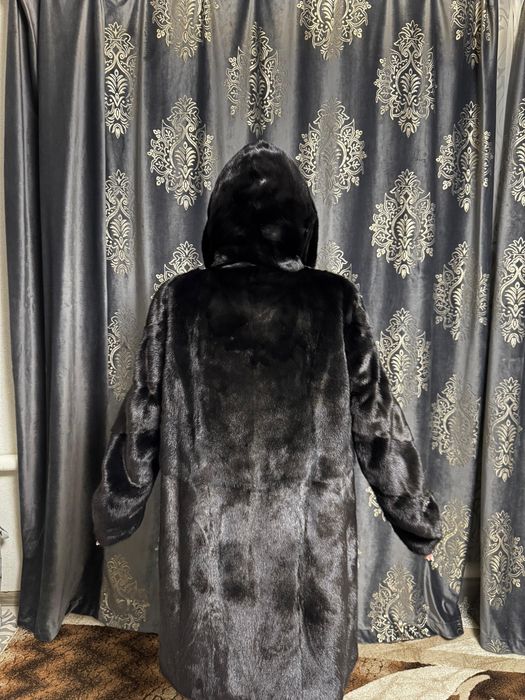 Продам норковую шубу