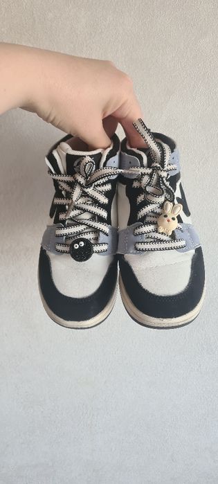 Продам осенью обувь