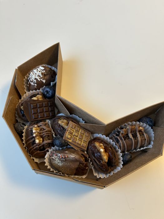 Финики в шоколаде