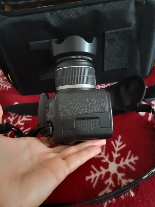 Canon EOS20D + incarcator,3baterii+geanta