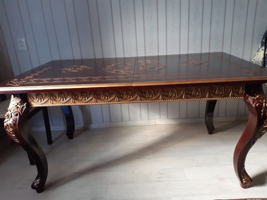 Продам стол в отличном состоянии