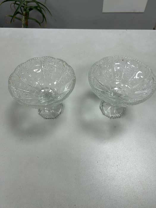 Продам вазы хрустальные по 3000 за 1 штуку
