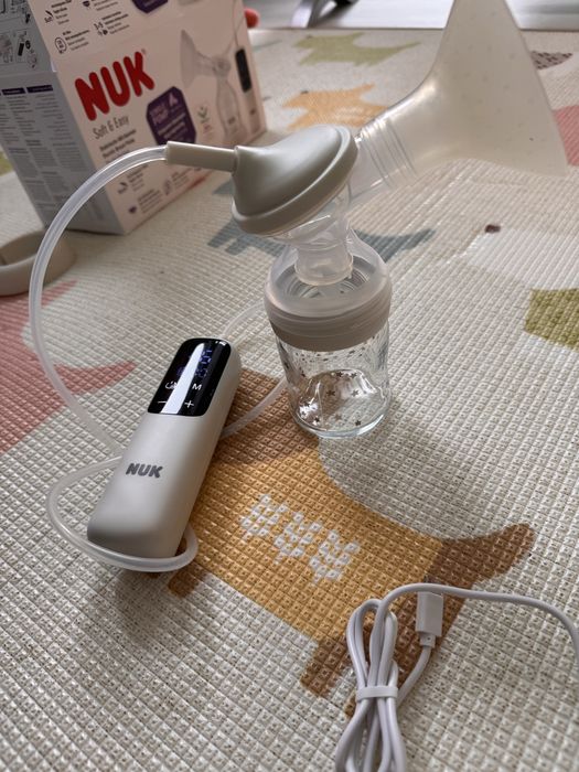 Помпа за кърма единична електрическа handsfree Nuk pump